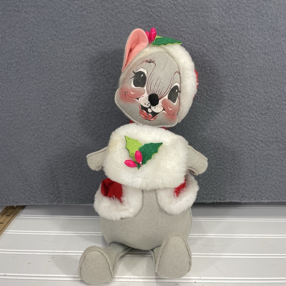 Vintage 1966 ANNALEE Christmas Girl‎ MOUSE with Hand Warmer Muff 16" 60's